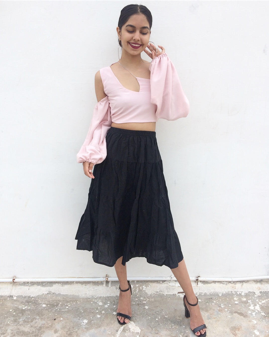 Mid Cut Single Shoulder Top