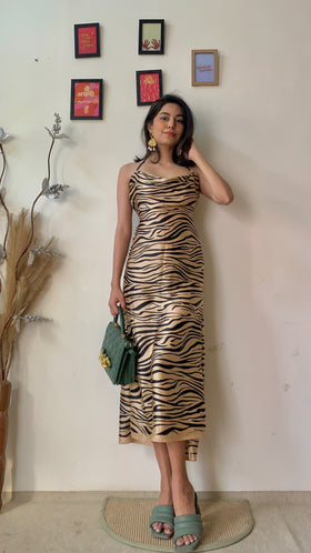 The Tiger Cowlneck fit