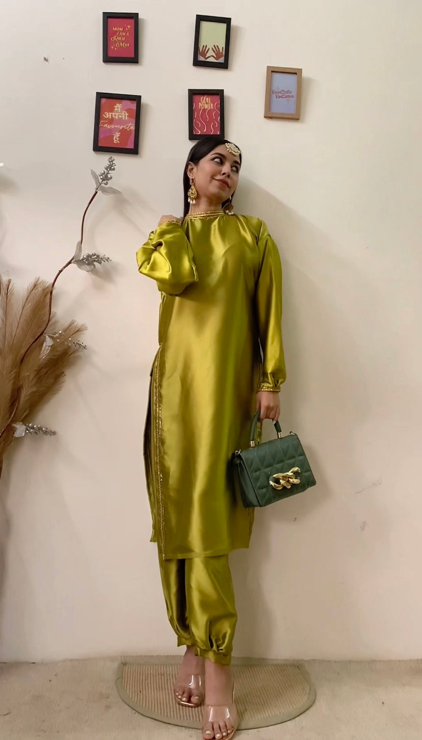 Gulbahaar Kurta Set