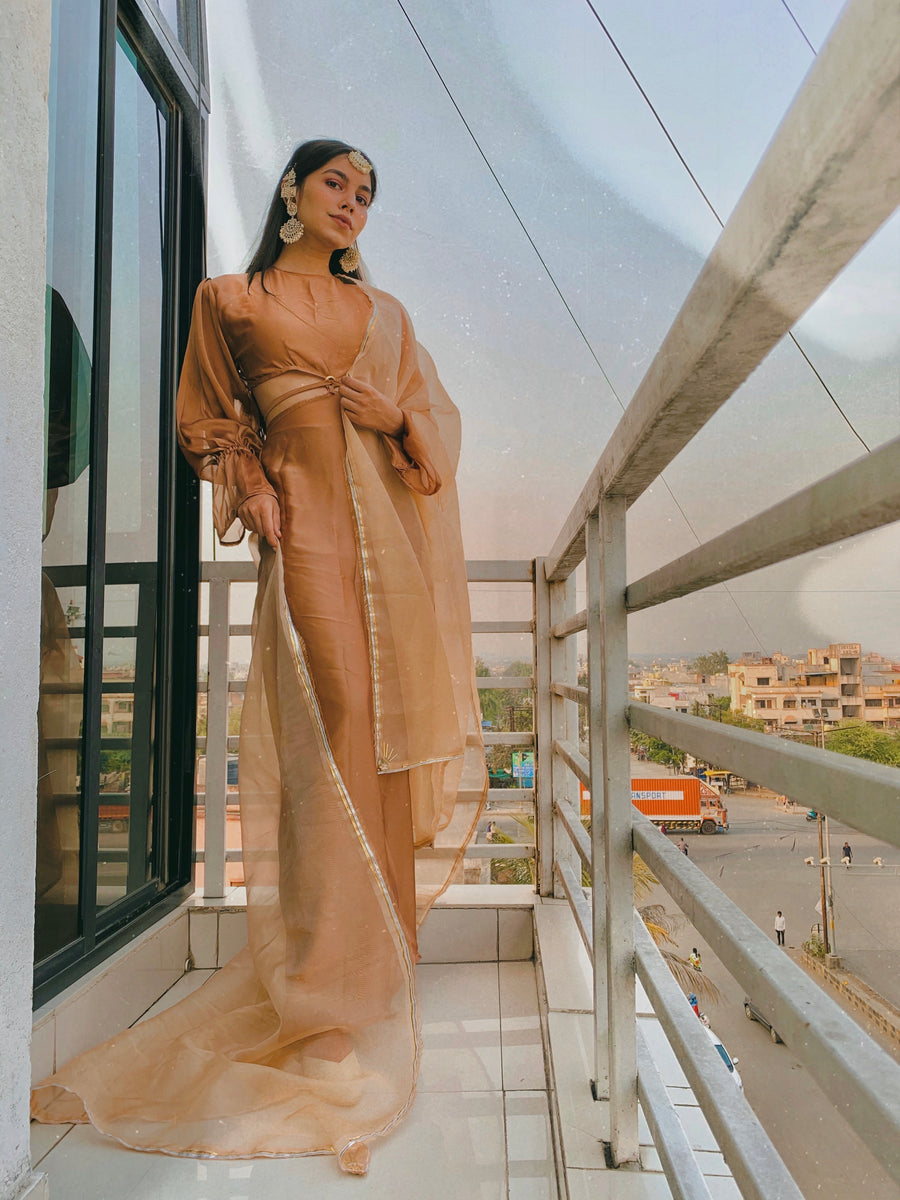 The Decussate detachable kurta. (FC2020)