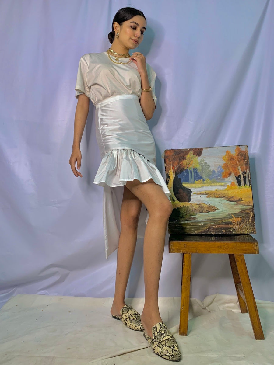Detachable bottom Ruffle Asymmetric  skirt.
