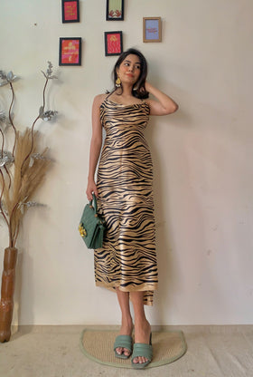 The Tiger Cowlneck fit