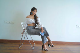Mid-knot Offshoulder croptop.