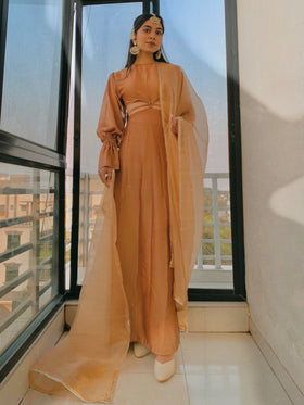The Decussate detachable kurta. (FC2020)
