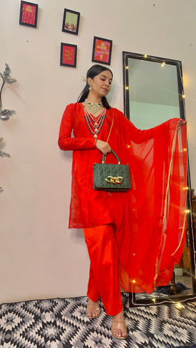 The laal Mirch Kurta set