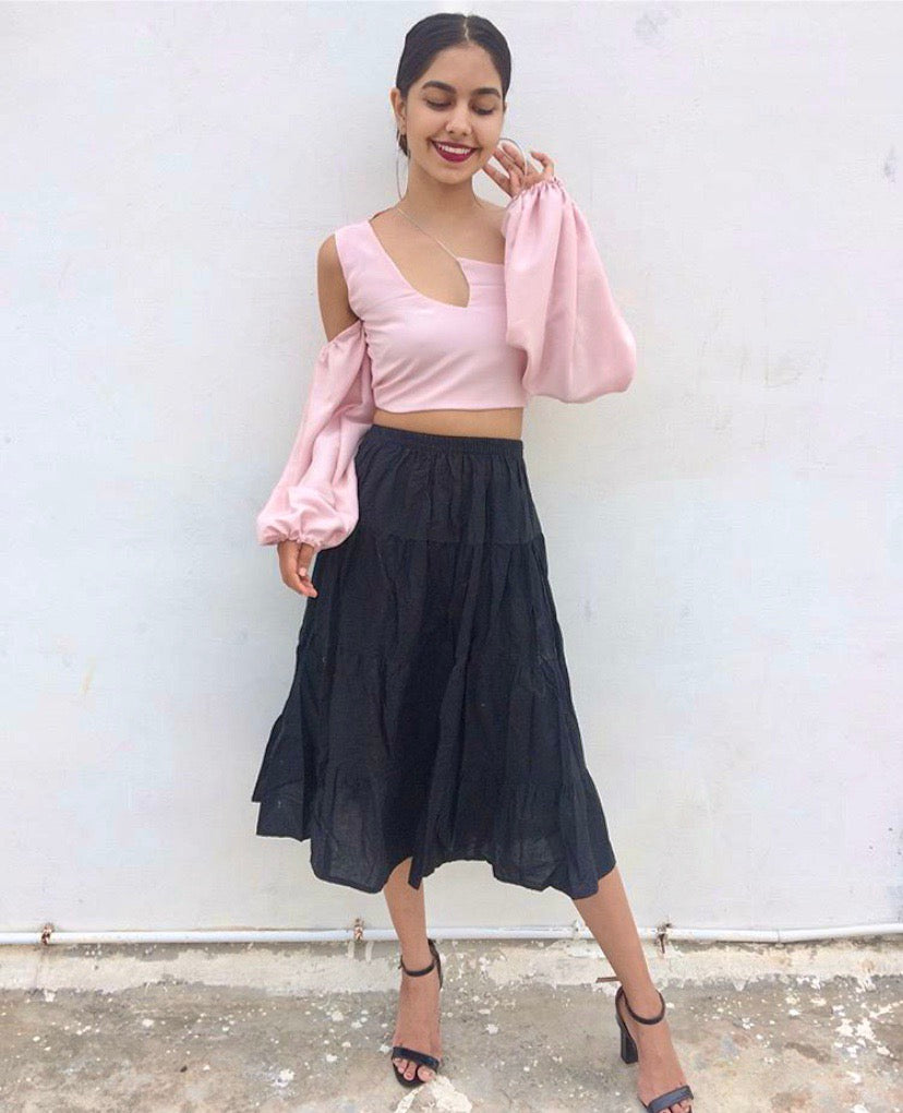 Single Shoulder mid-Cut top.