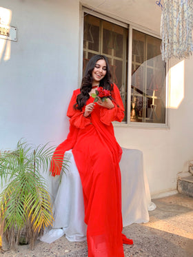 Basic Monochrome Sari with Balloon-Lantern Sleeves blouse